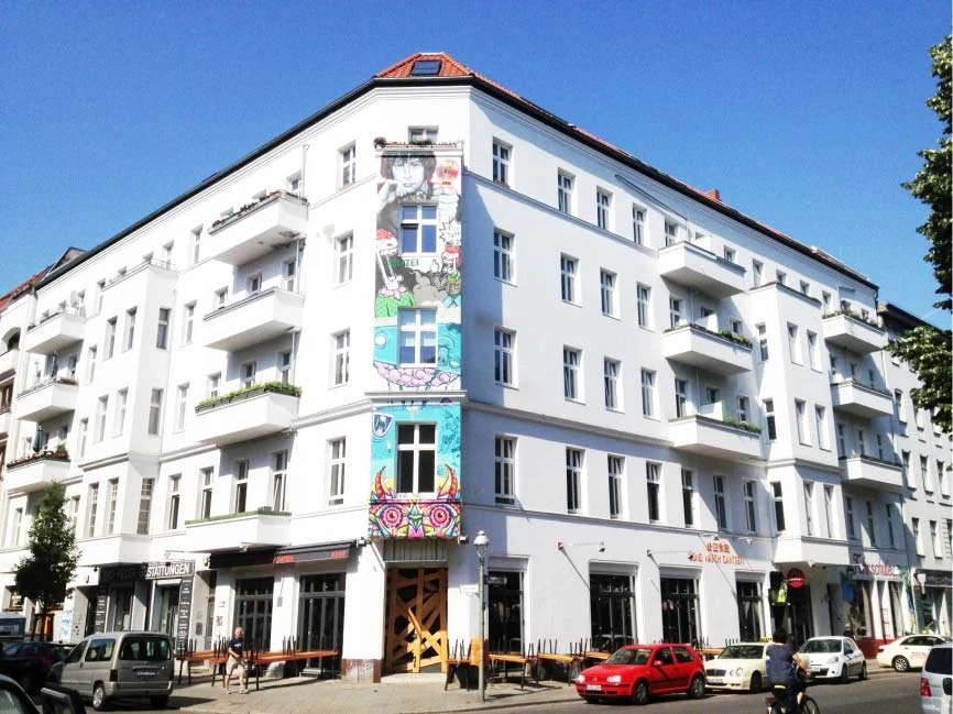 Front of the corner building at Pücklerstraße 17